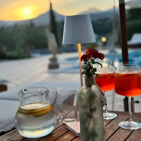 Thomaso - Private Pool & Garden - Panoramic View